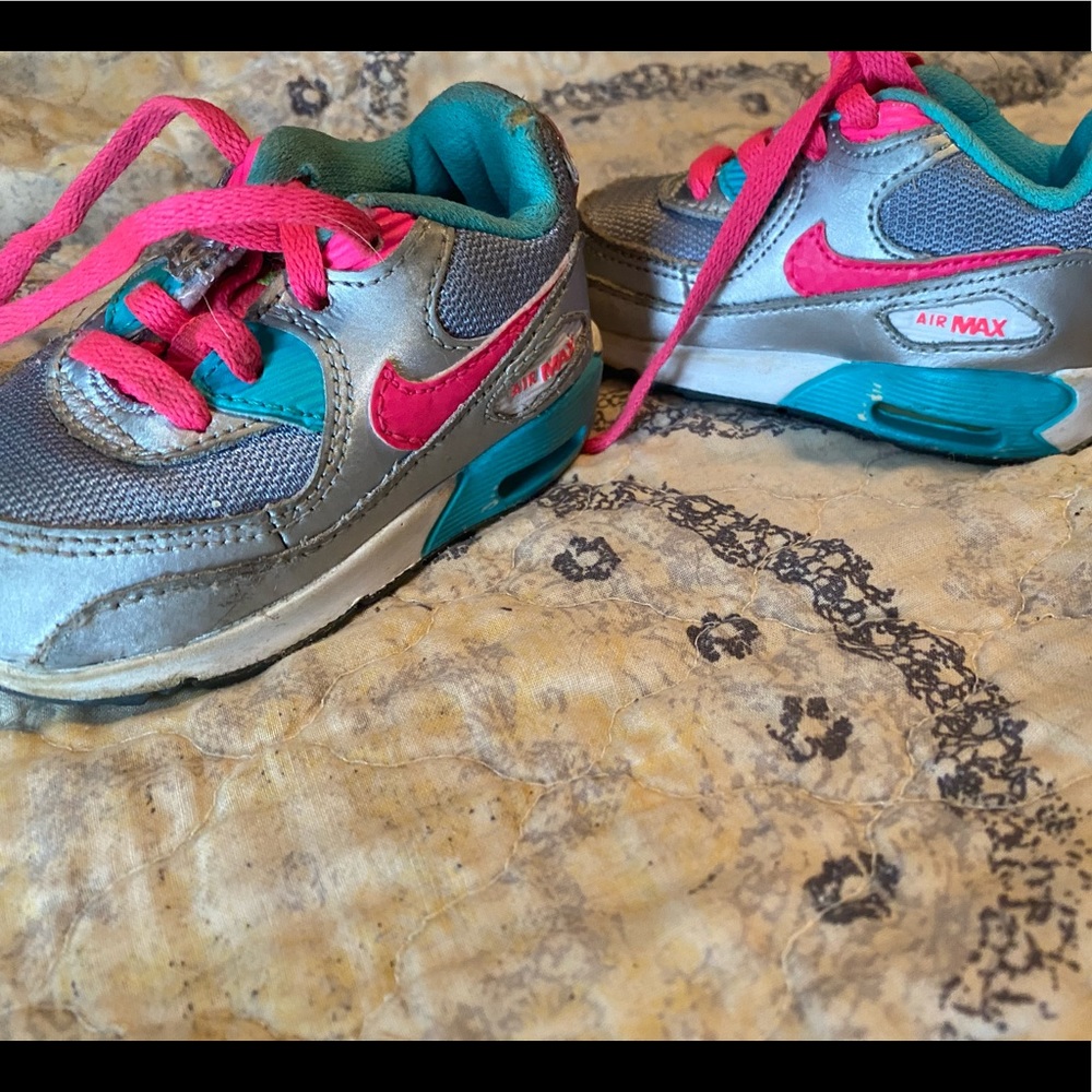 Nike toddler shoes